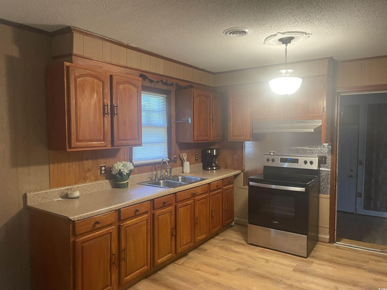 704 W Alder St. Photo 4