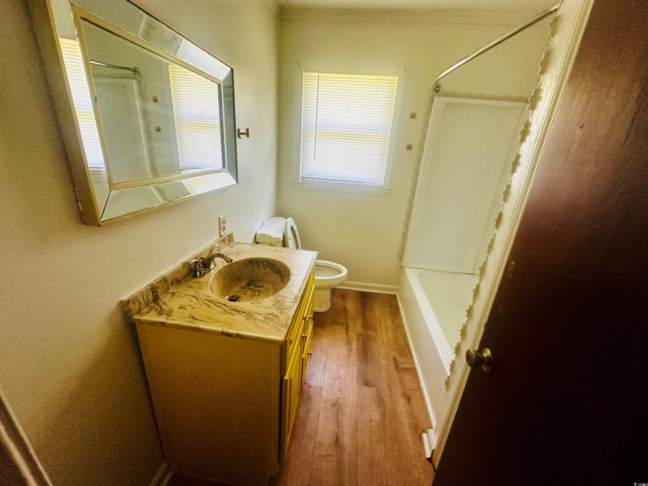 704 W Alder St. Photo 8