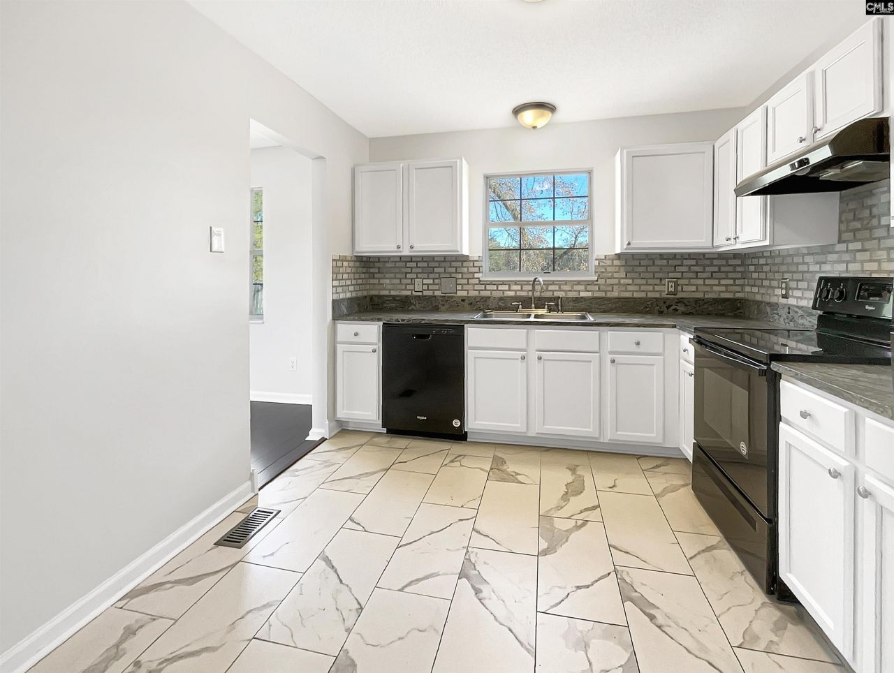 316 Oakbrook Village Road Photo 11