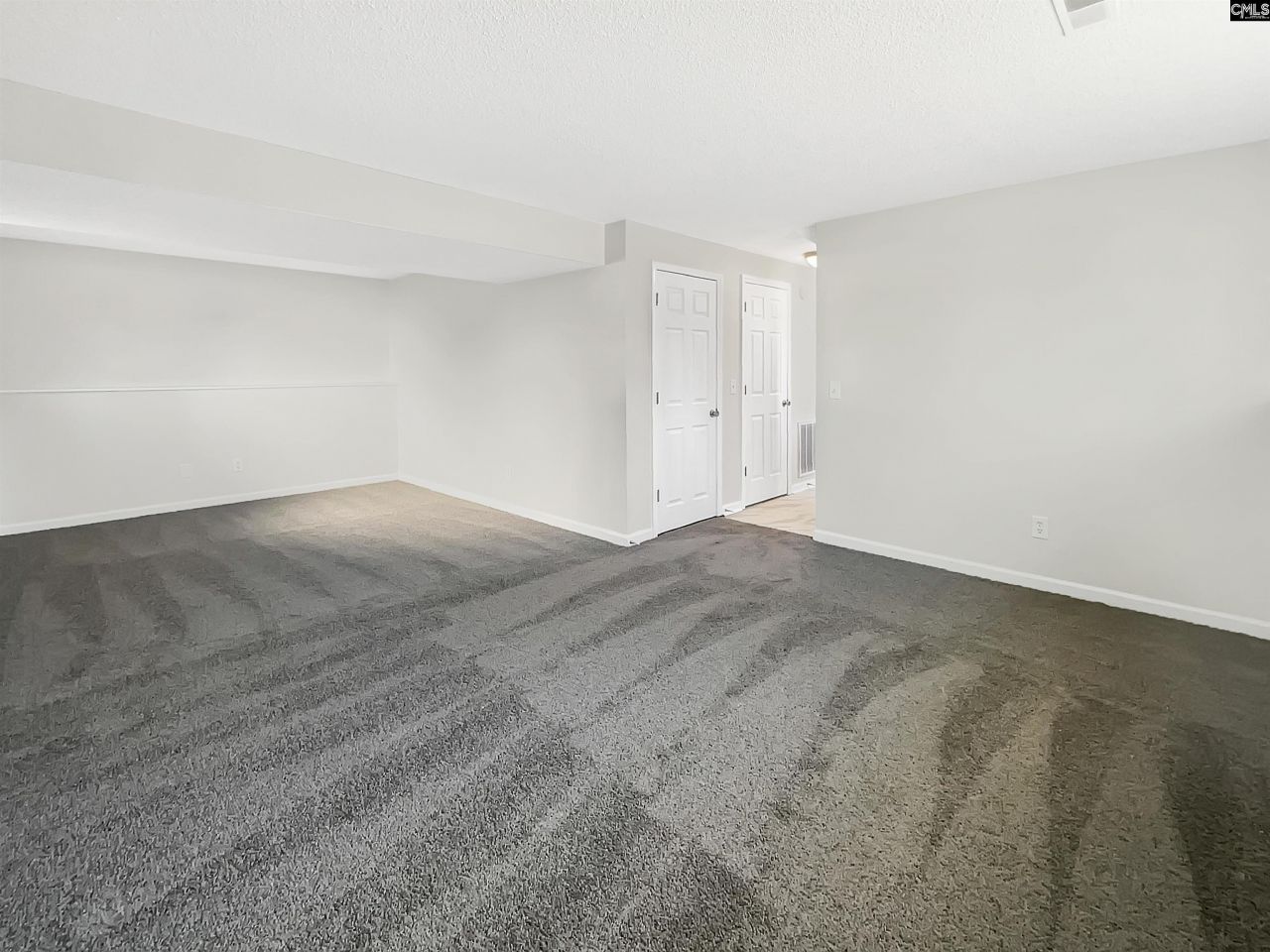 316 Oakbrook Village Road Photo 7