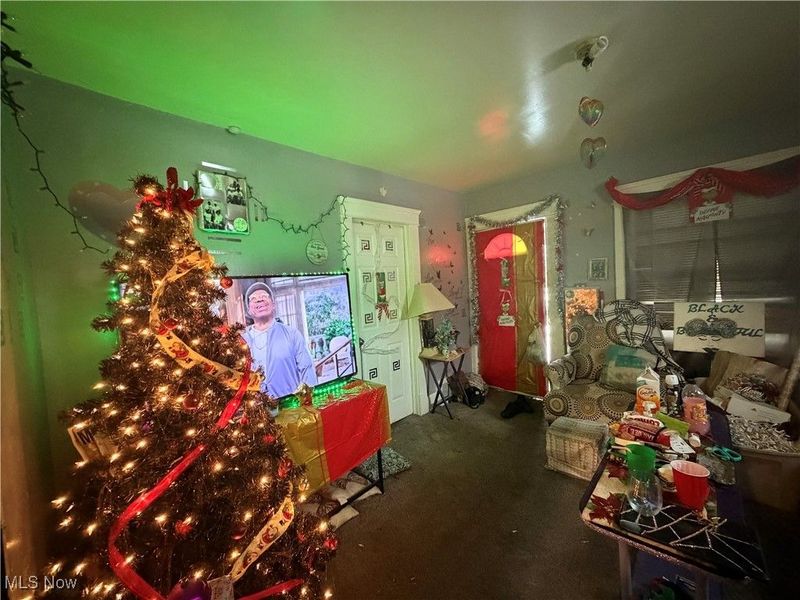 9521 Mount Auburn Avenue, Cleveland, OH 44104 Photo 17