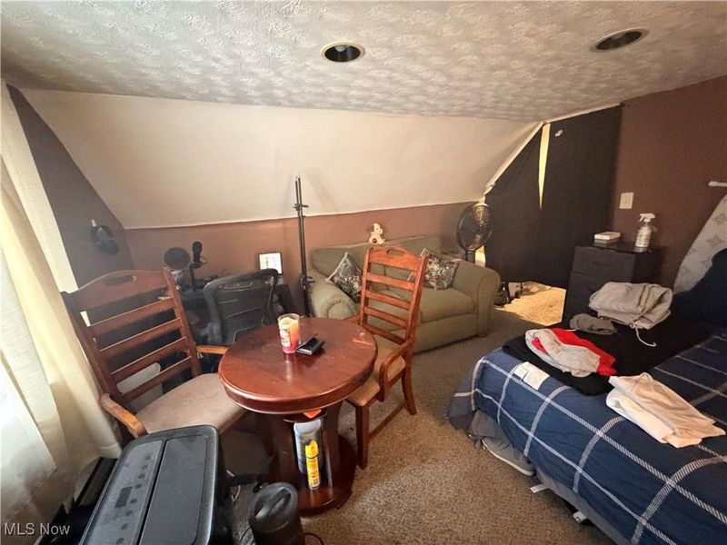 9521 Mount Auburn Avenue, Cleveland, OH 44104 Photo 32