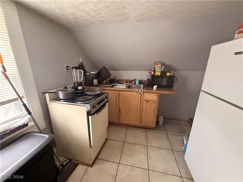 9521 Mount Auburn Avenue, Cleveland, OH 44104 Photo 34