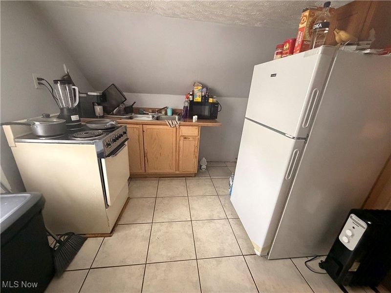 9521 Mount Auburn Avenue, Cleveland, OH 44104 Photo 37