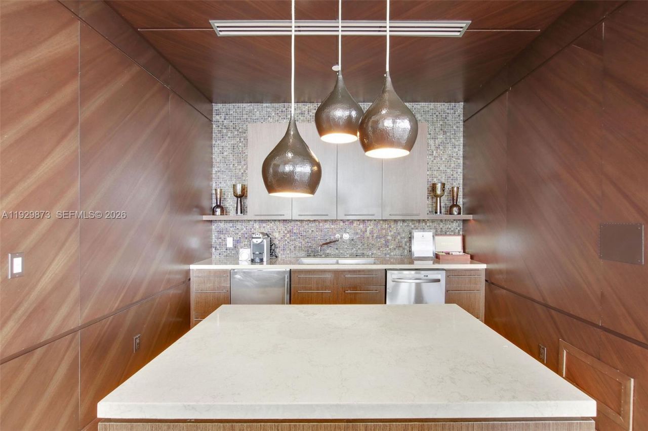 5875 Collins Ave, Unit 501, Miami Beach, FL 33140 Photo