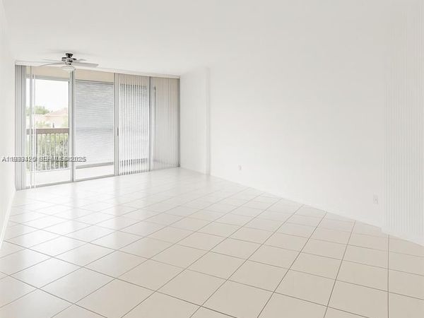 6921 Environ Blvd , Unit 6R, Lauderhill, FL 33319