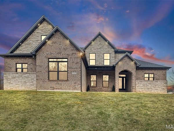 3343 Nottoway Avenue, Godfrey, IL 62035