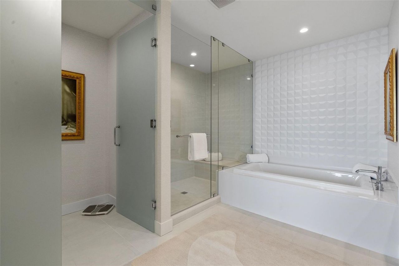 301 1st Street S, Unit 2603, Saint Petersburg, FL 33701 Photo