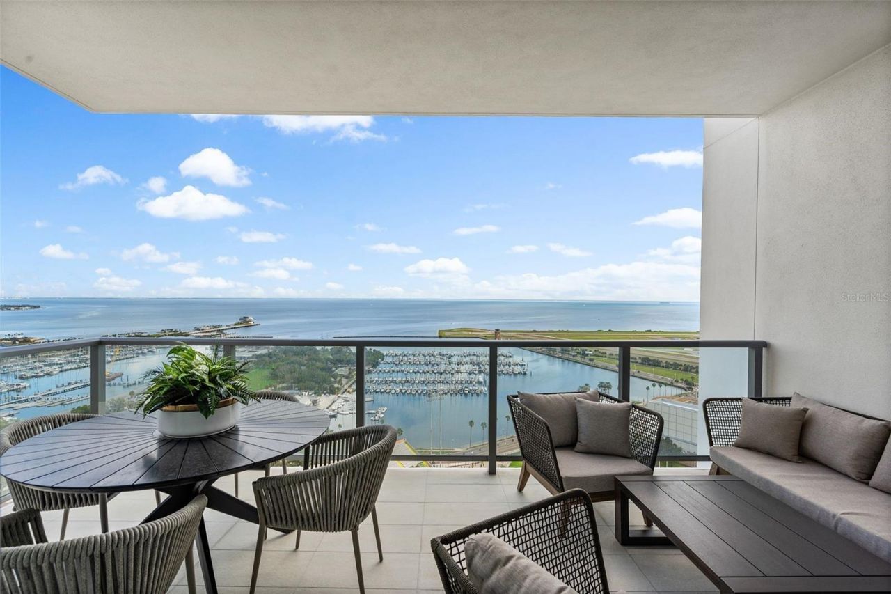 301 1st Street S, Unit 2603, Saint Petersburg, FL 33701 Photo