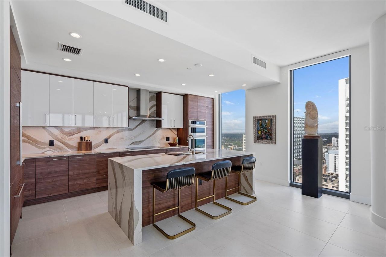 301 1st Street S, Unit 2603, Saint Petersburg, FL 33701 Photo