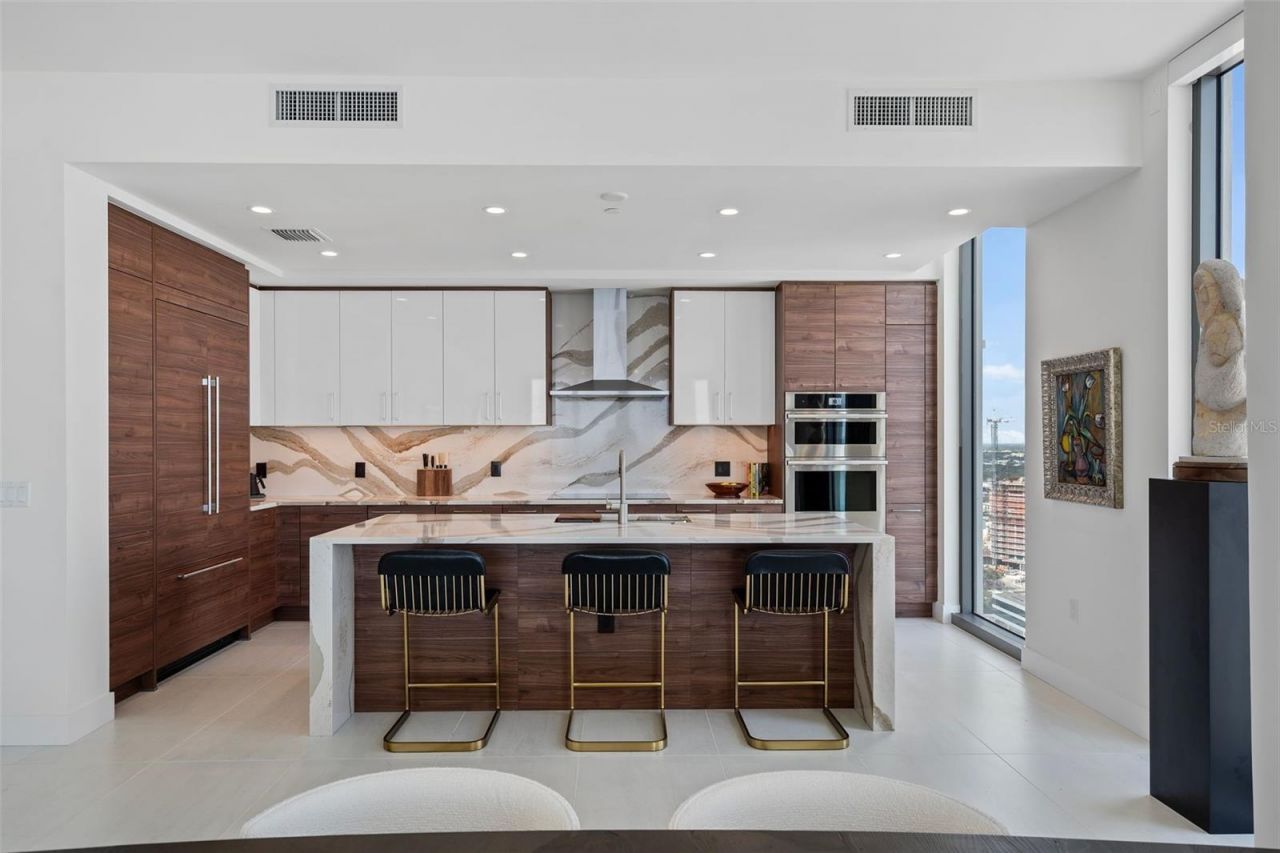 301 1st Street S, Unit 2603, Saint Petersburg, FL 33701 Photo