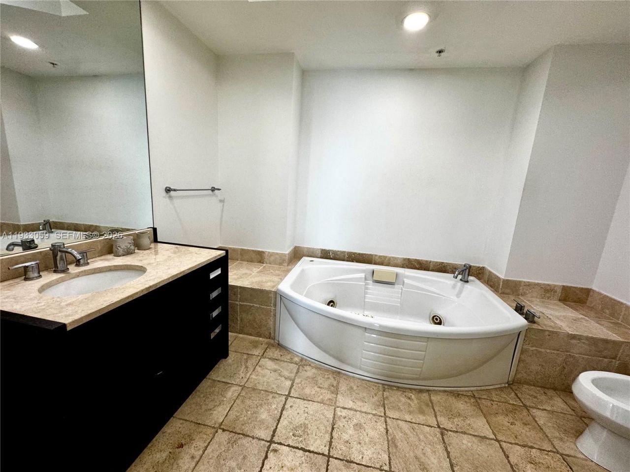 18201 Collins Ave, Unit 3308, Sunny Isles Beach, FL 33160 Photo