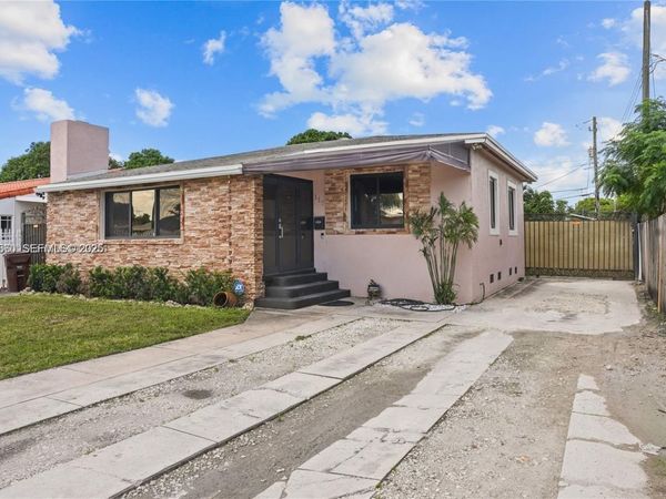 117 W 34th St, Hialeah, FL 33012