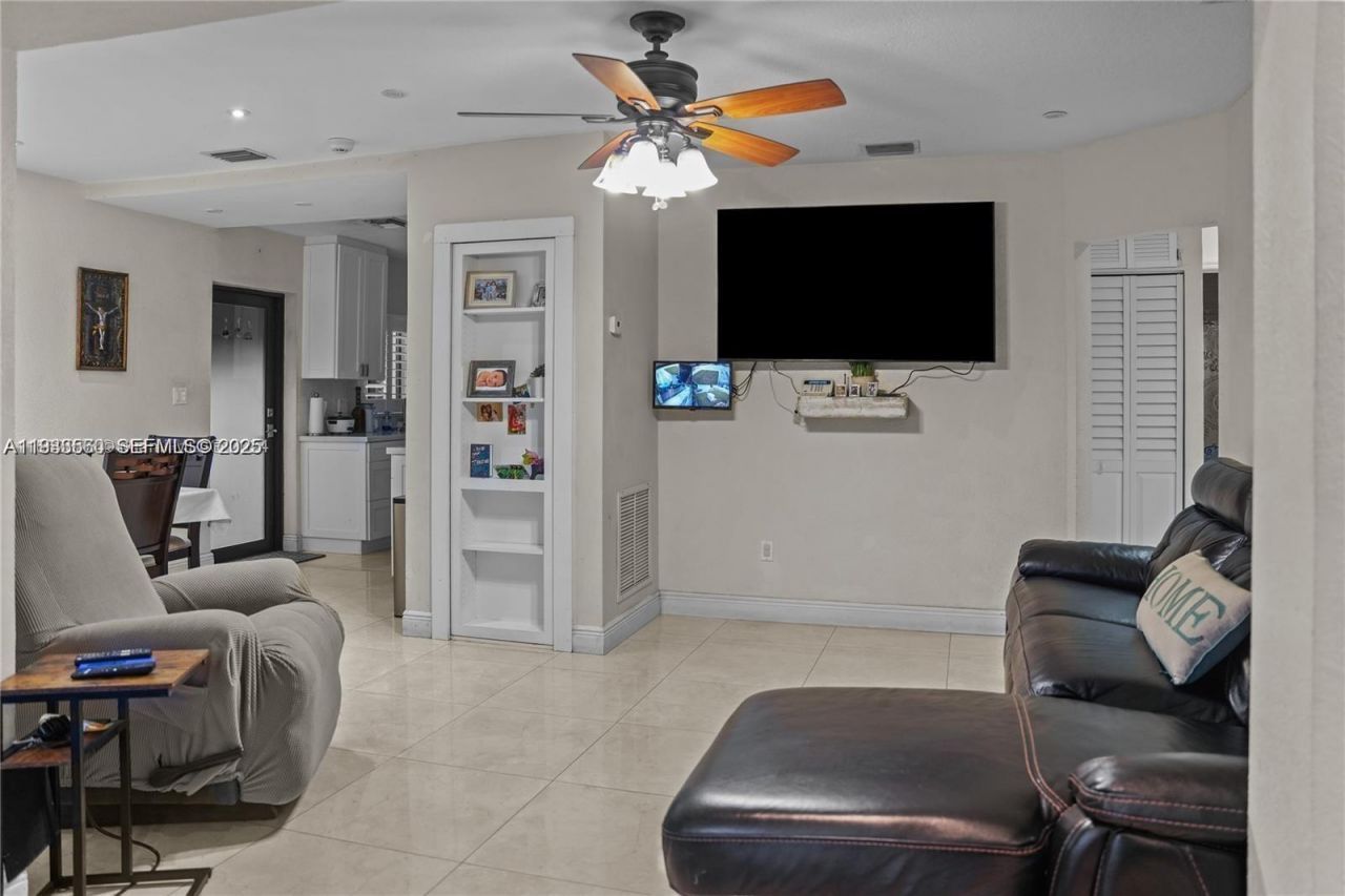 117 W 34th St, Hialeah, FL 33012 Photo