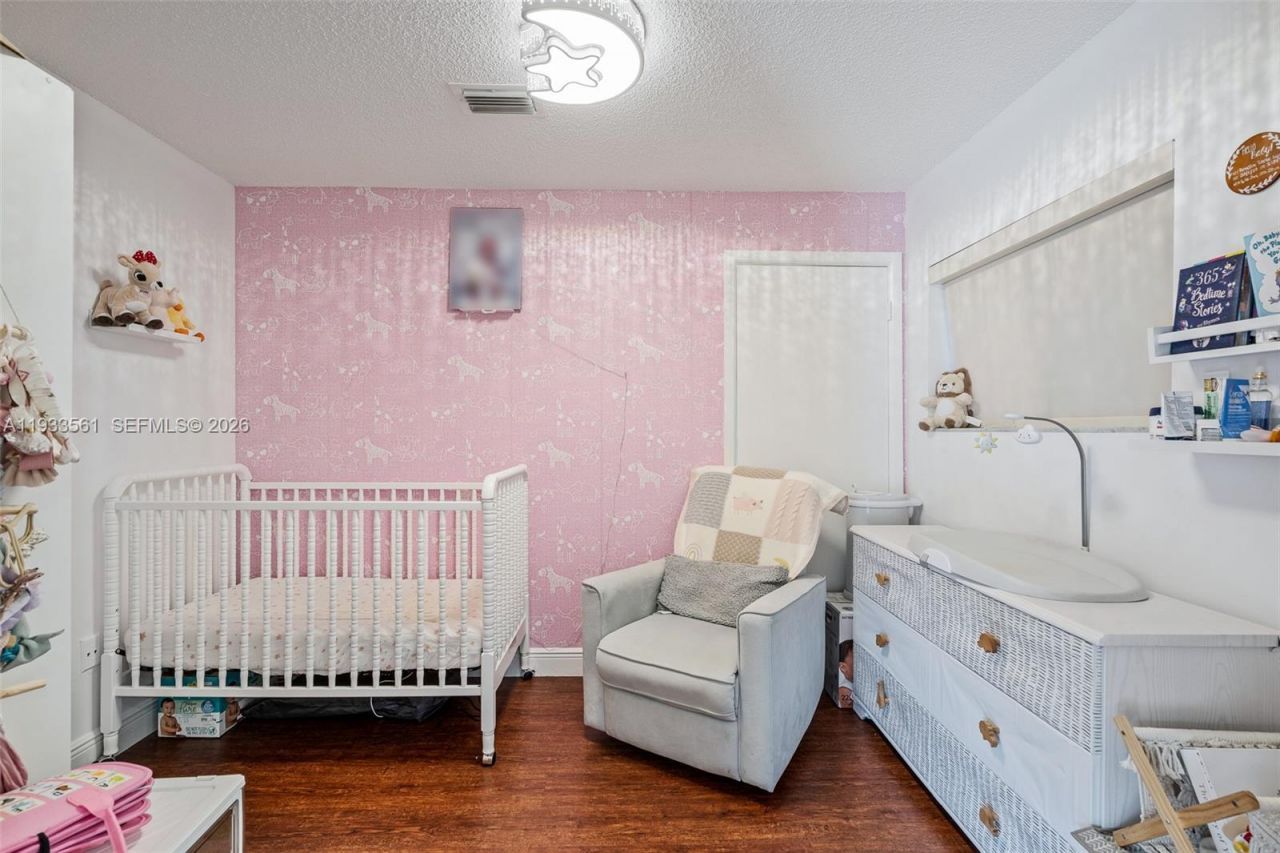 1030 NE 202nd Ter, Miami, FL 33179 Photo