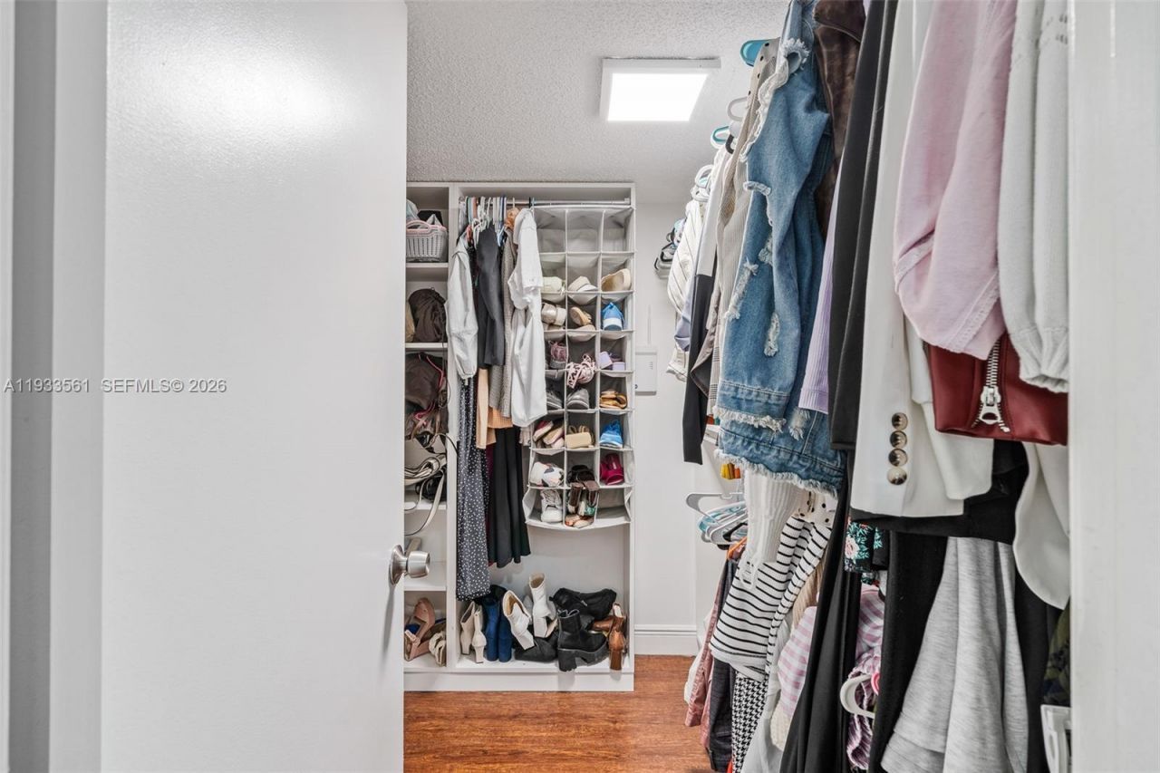 1030 NE 202nd Ter, Miami, FL 33179 Photo