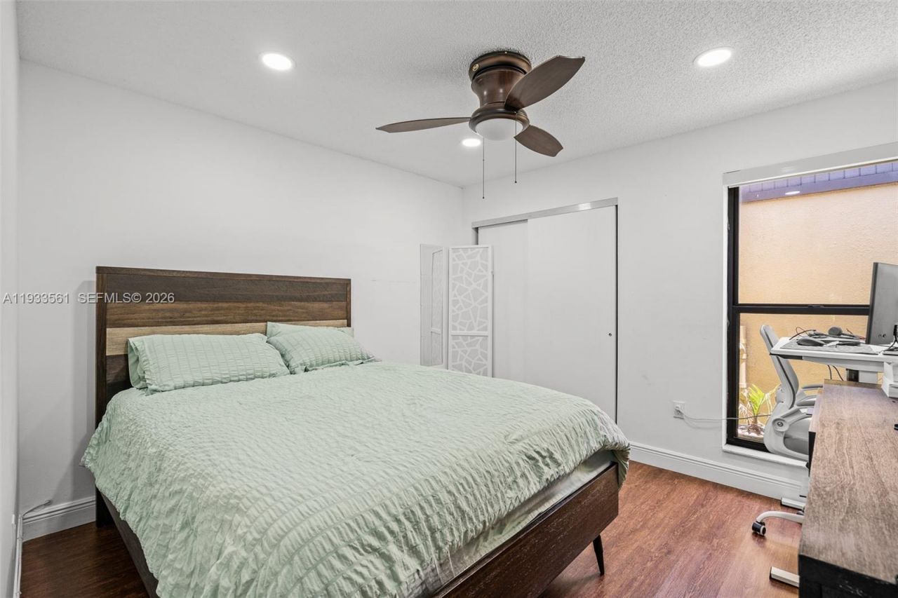 1030 NE 202nd Ter, Miami, FL 33179 Photo