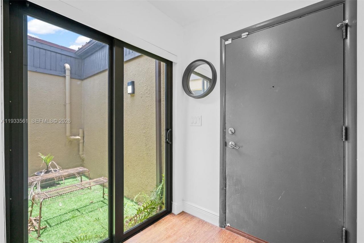 1030 NE 202nd Ter, Miami, FL 33179 Photo