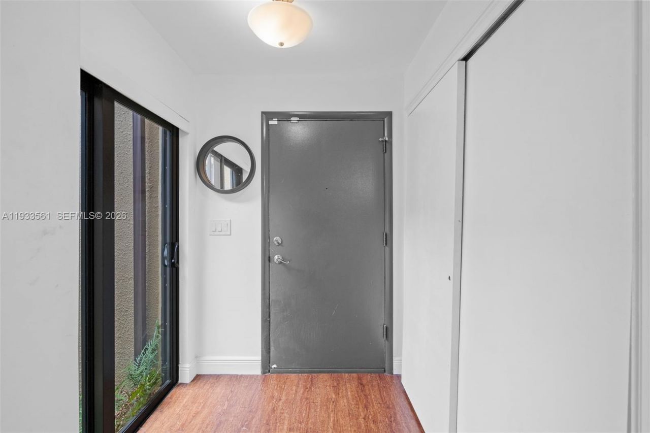 1030 NE 202nd Ter, Miami, FL 33179 Photo