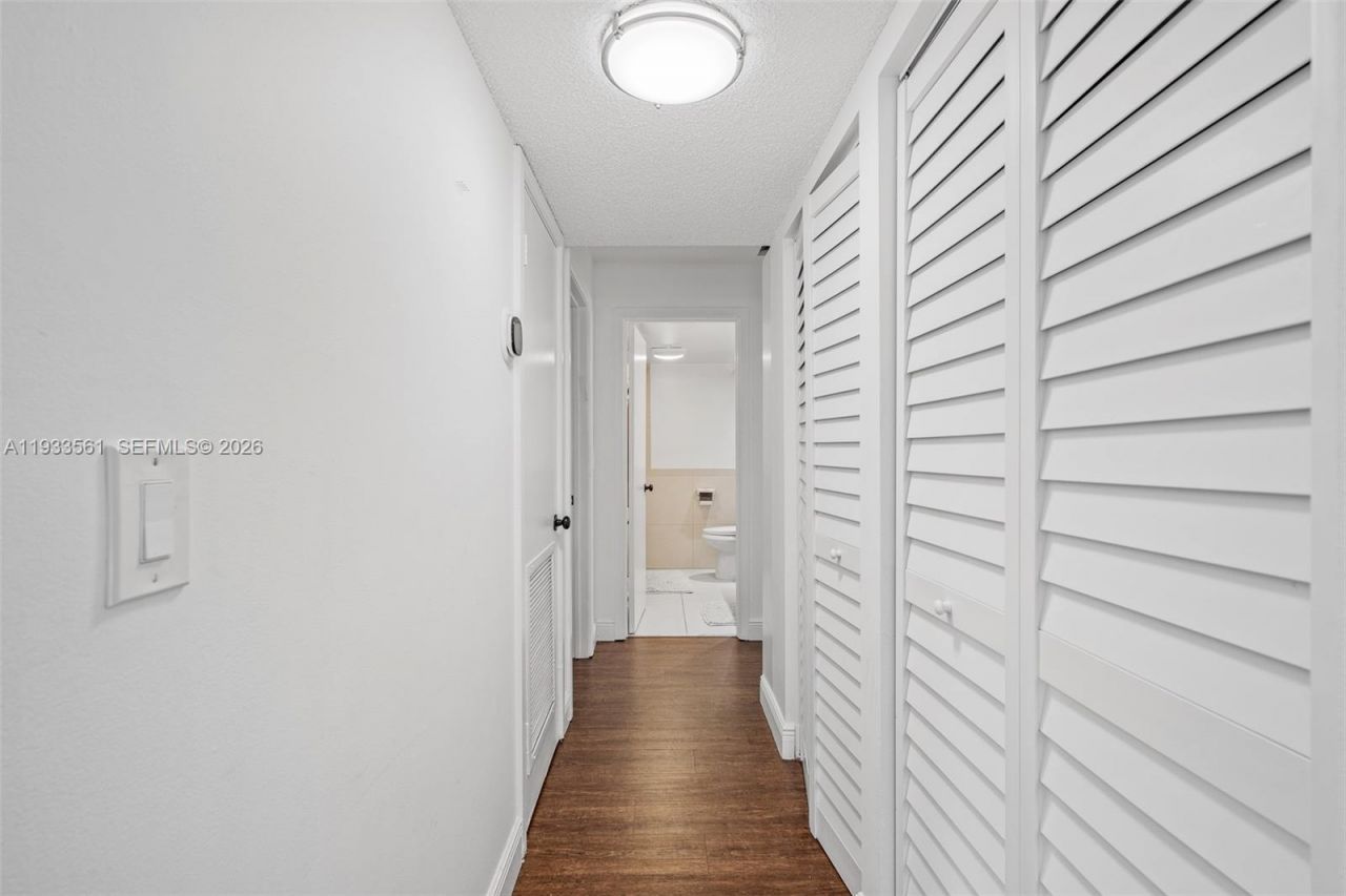 1030 NE 202nd Ter, Miami, FL 33179 Photo