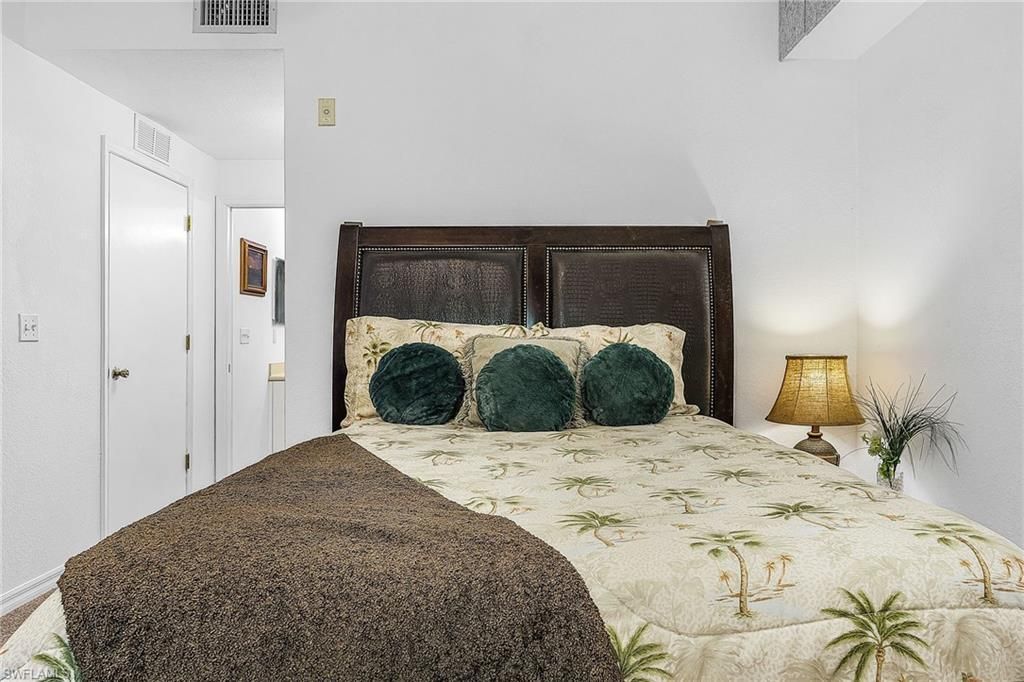 8461 Bernwood Cove Loop, Unit 305, Fort Myers, FL 33966 Photo