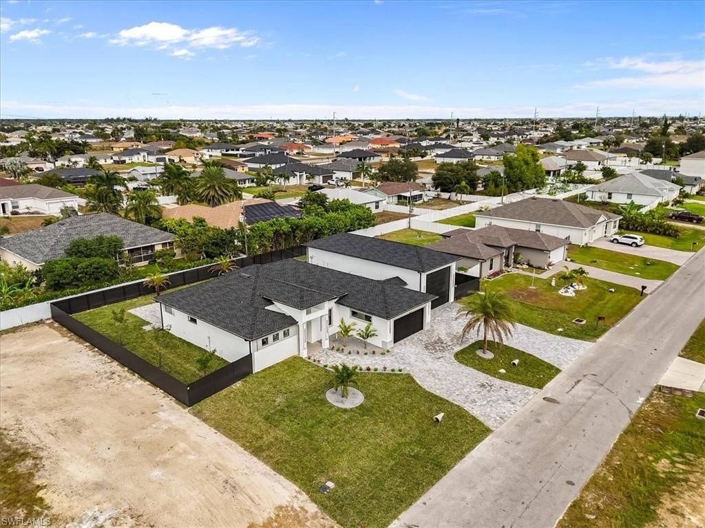 607 NW 7th St , Cape Coral, FL 33993 Photo