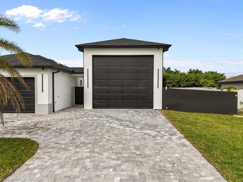 607 NW 7th St, Cape Coral, FL 33993 Photo