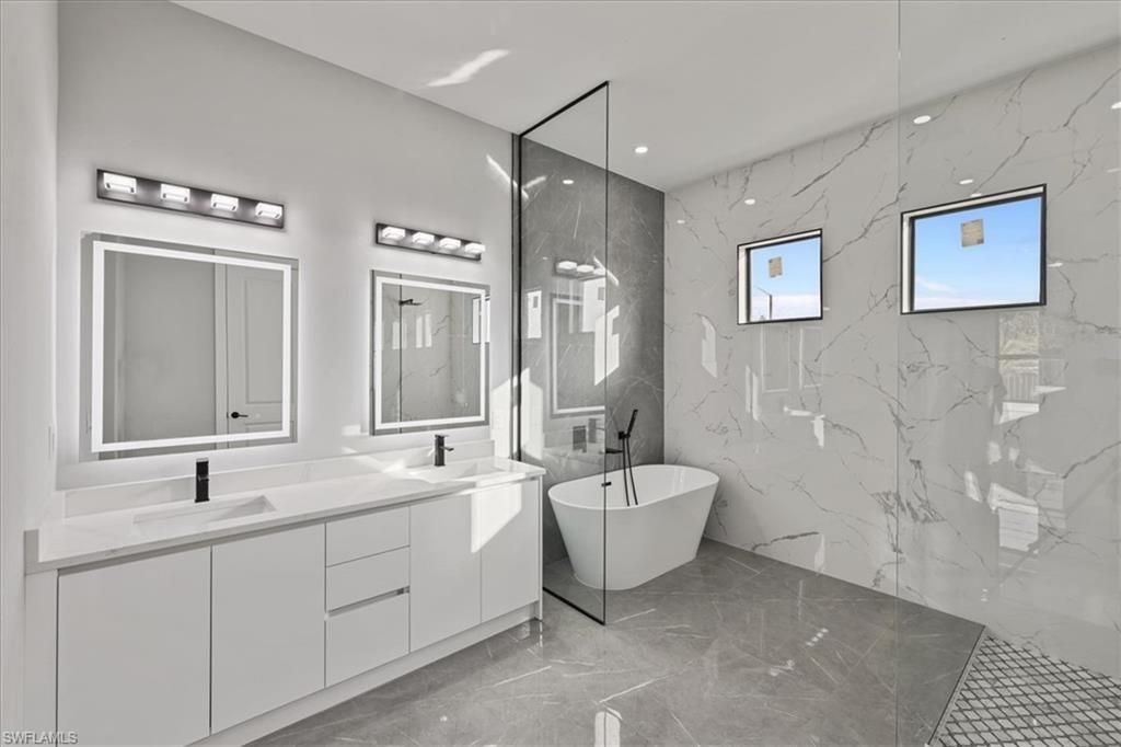 607 NW 7th St , Cape Coral, FL 33993 Photo