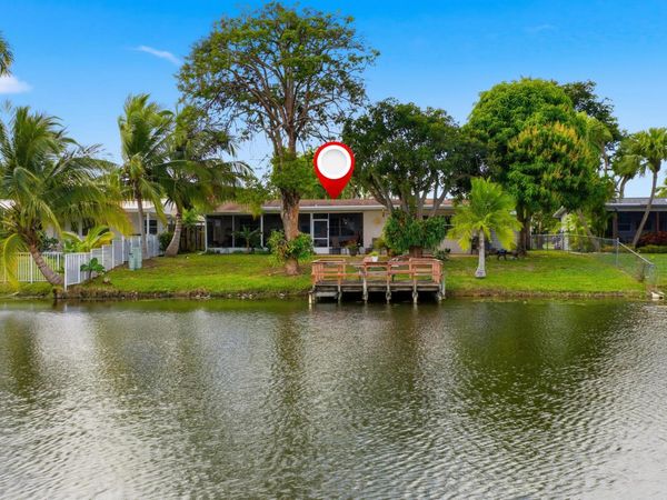 1811 NW 119th Avenue, Pembroke Pines, FL 33026