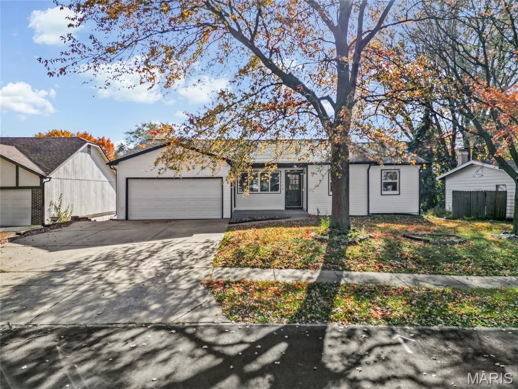 3300 Tom Sawyer Drive, Florissant, MO 63033 Main Photo