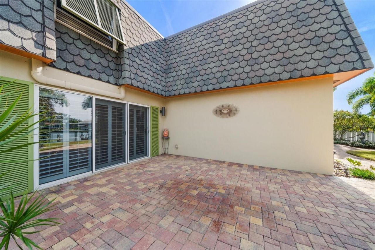 1698 Mckay Creek Drive, Largo, FL 33770 Photo