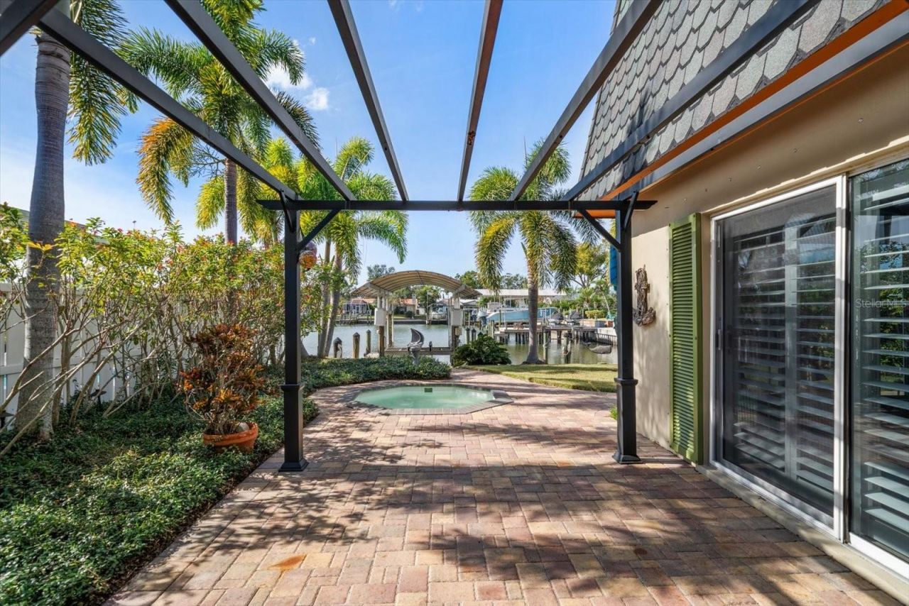 1698 Mckay Creek Drive, Largo, FL 33770 Photo