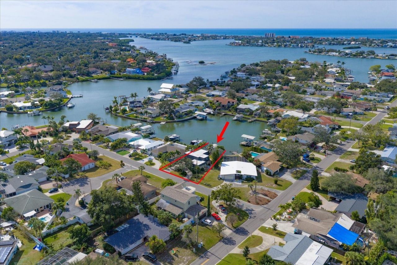 1698 Mckay Creek Drive, Largo, FL 33770 Photo