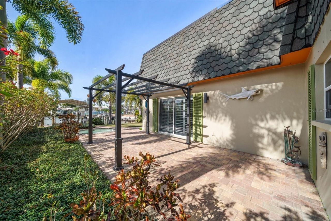 1698 Mckay Creek Drive, Largo, FL 33770 Photo