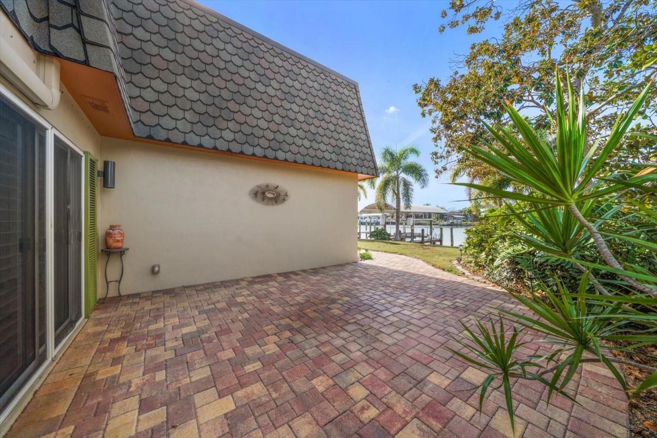 1698 Mckay Creek Drive, Largo, FL 33770 Photo