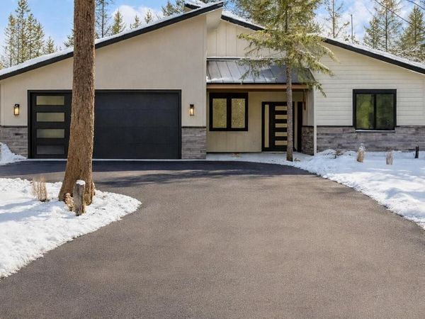 624 Satchel Dr , Spirit Lake, ID 83869