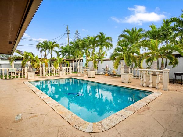 17811 NW 12th Ct, Miami Gardens, FL 33169