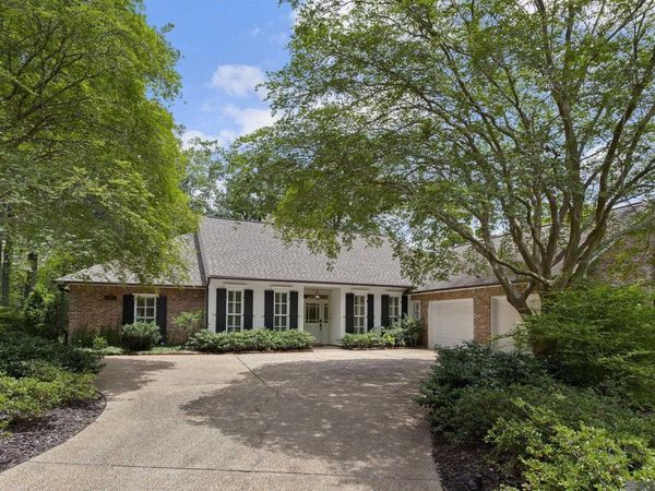 5845 S Shore Dr, Baton Rouge, LA 70817