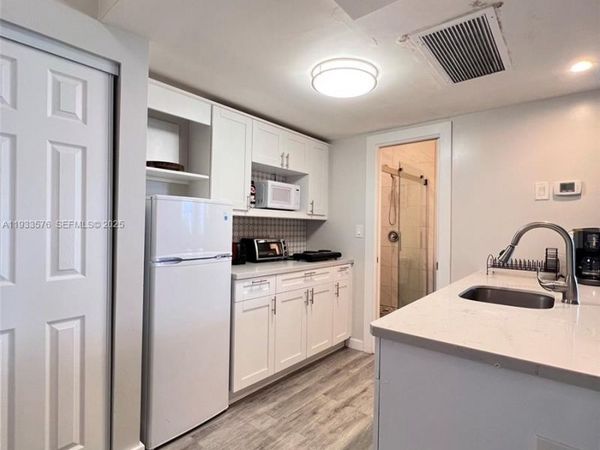 26 Diplomat Pkwy, Unit 2308, Hallandale Beach, FL 33009