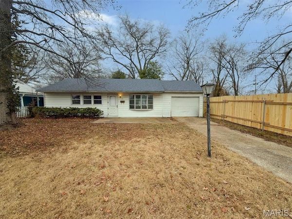 21 Agnes Drive, Cahokia, IL 62206