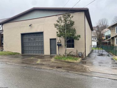136 Hall, Clarksburg, WV 26330