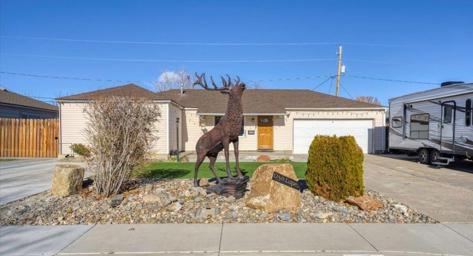 1250 Oxford Avenue, Sparks, NV 89431 Photo