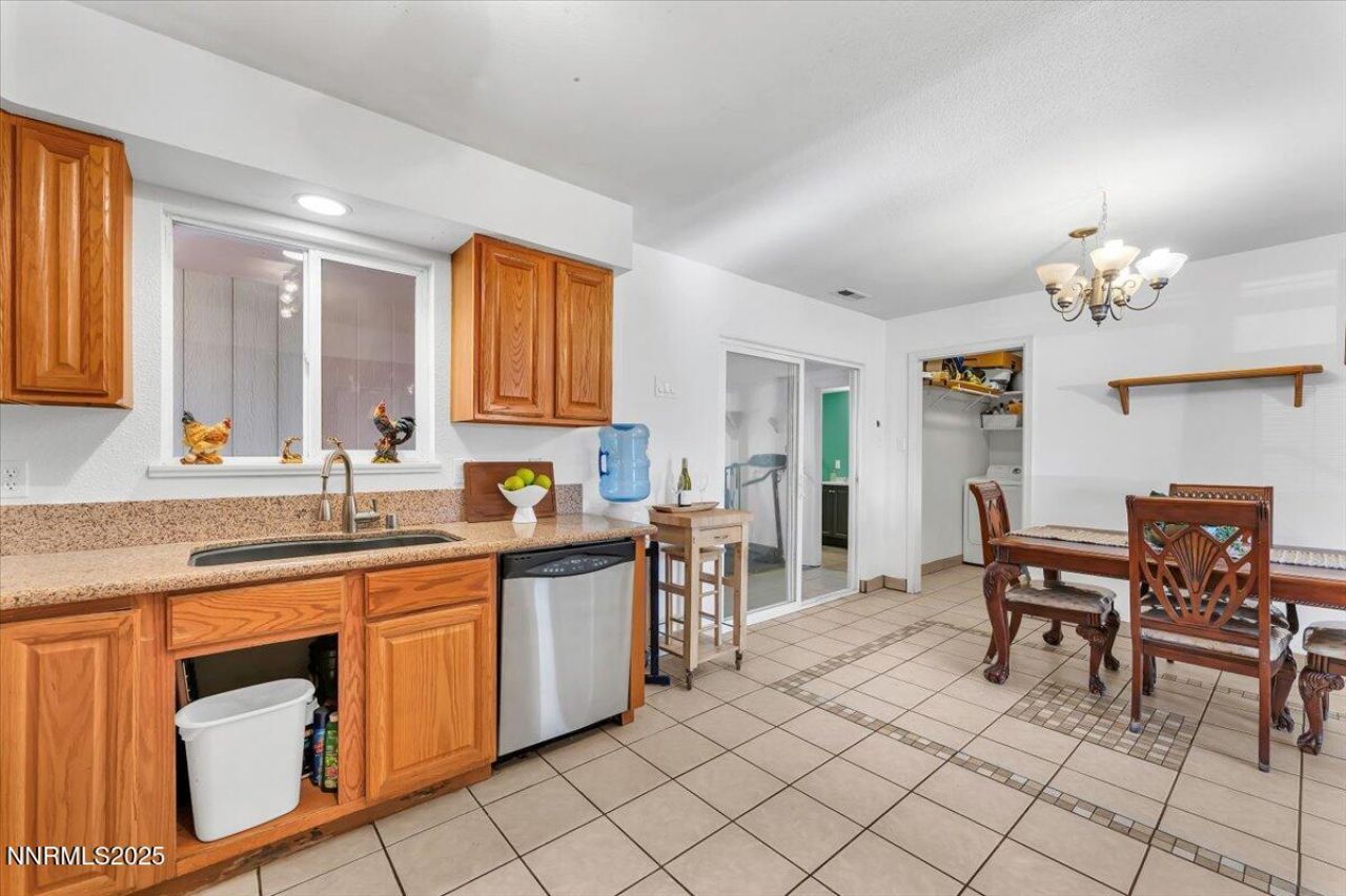 1250 Oxford Avenue, Sparks, NV 89431 Photo