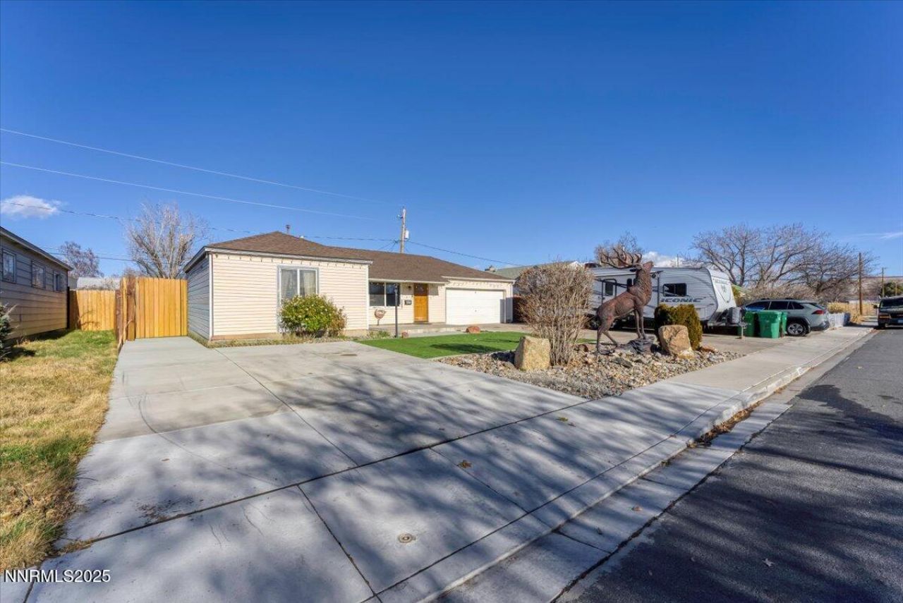 1250 Oxford Avenue, Sparks, NV 89431 Photo