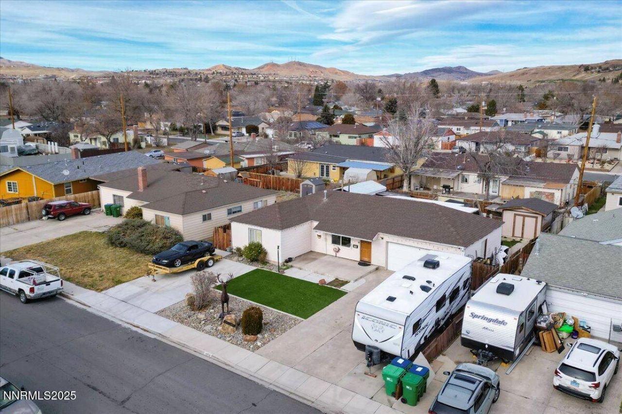 1250 Oxford Avenue, Sparks, NV 89431 Photo