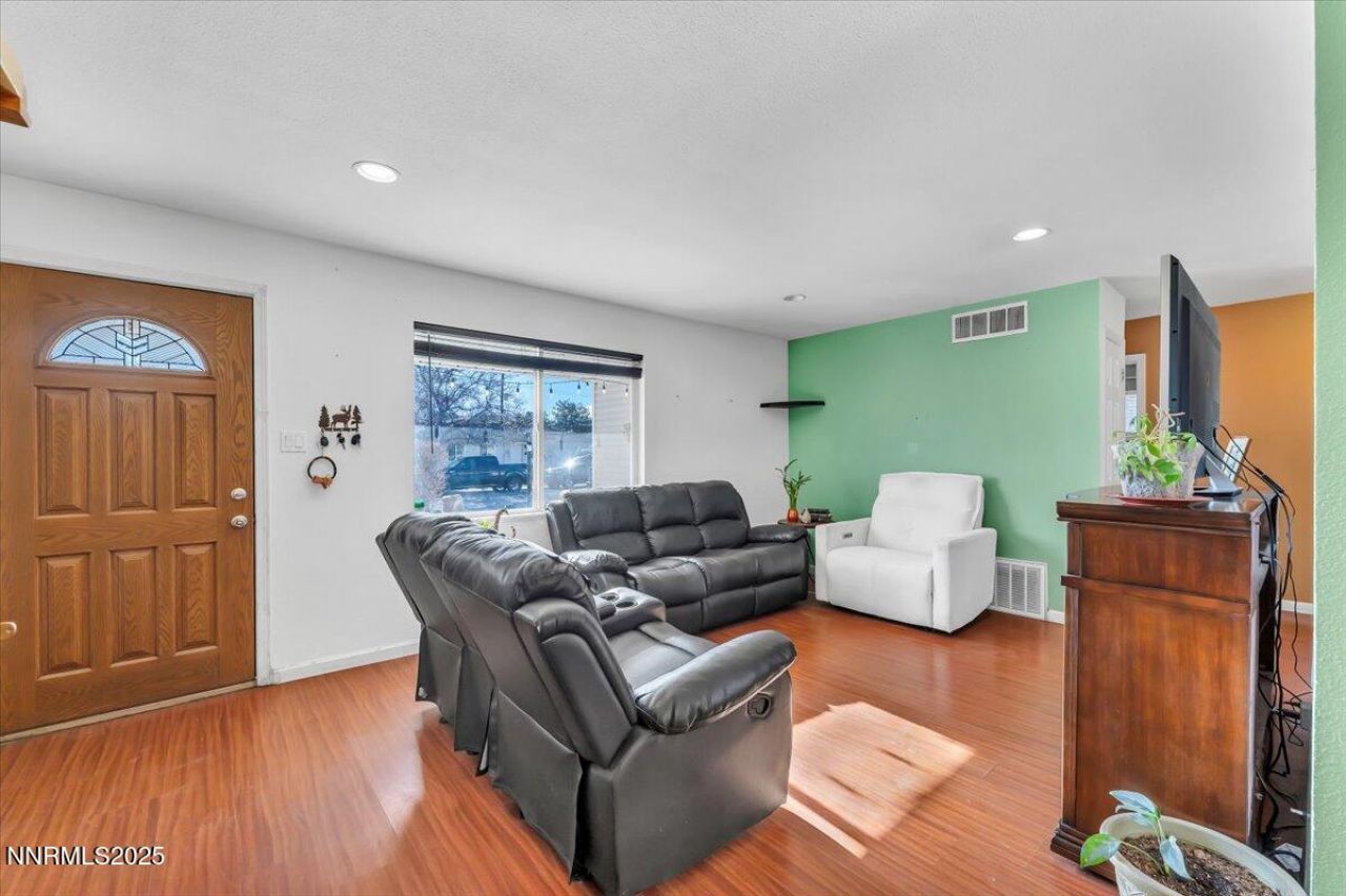 1250 Oxford Avenue, Sparks, NV 89431 Photo