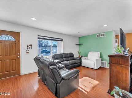 1250 Oxford Avenue, Sparks, NV 89431 Photo