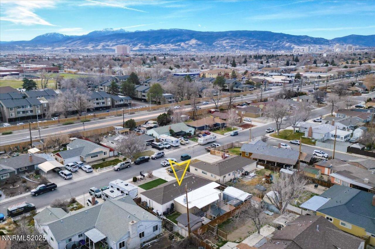 1250 Oxford Avenue, Sparks, NV 89431 Photo