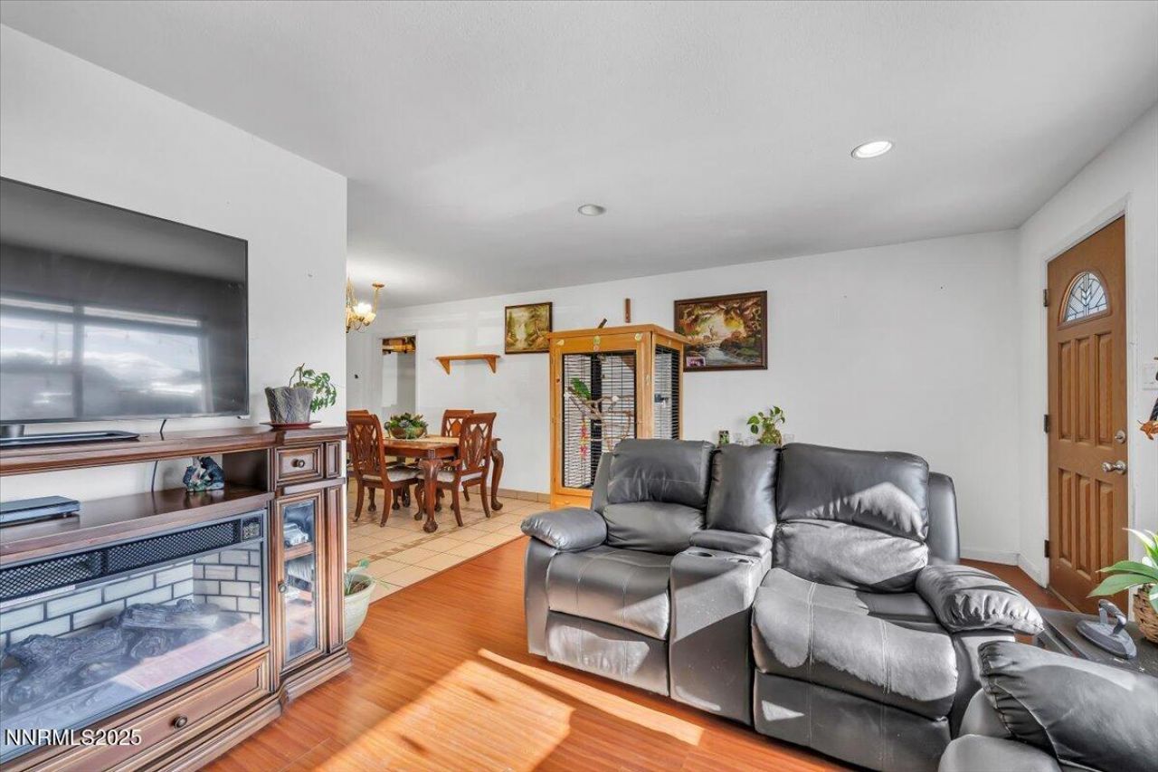 1250 Oxford Avenue, Sparks, NV 89431 Photo