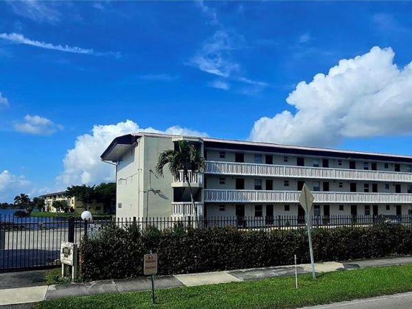 18900 NE 14th Ave , Unit D105, Miami, FL 33179